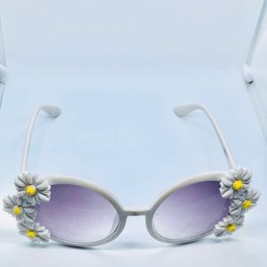 Beautiful Ombré Purple Lensed Sunflower Sunglasses